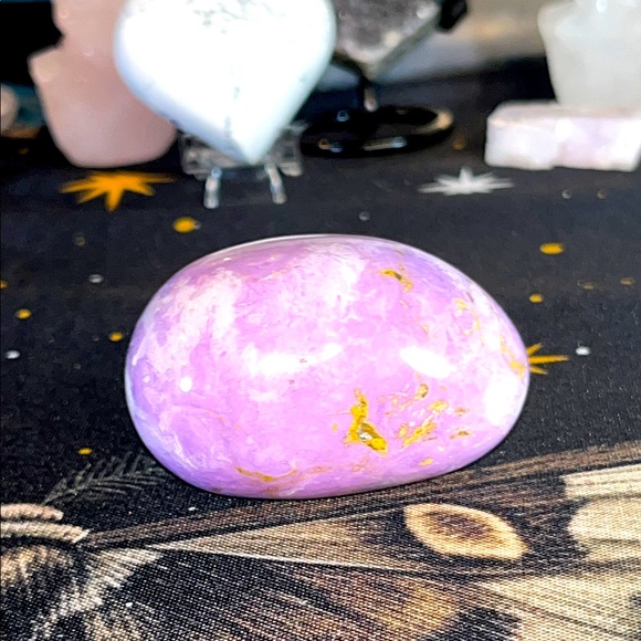 Phosphosiderite free form wanna be egg - Picture 3 of 7